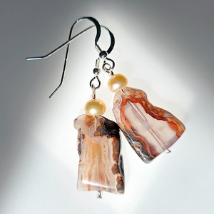 Moroccan seam agate & pearl hook earrings Moroccan seam agate & pearl hook earrings
