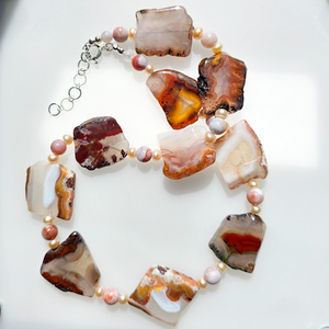 Moroccan seam agate & pearl necklace Moroccan seam agate & pearl necklace