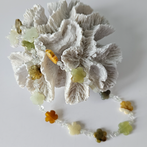 Mixed jade flower necklace Mixed jade flower necklace