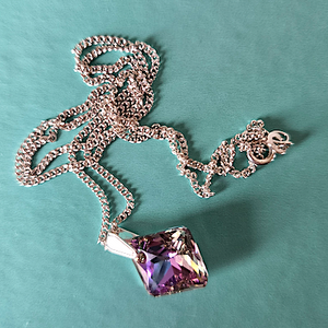 Vitrail light rhombus crystal pendant Vitrail light rhombus crystal pendant