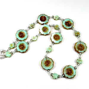 Mint green cut flower necklace Mint green cut flower necklace