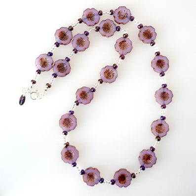 Lavender glass flower necklace (medium)
