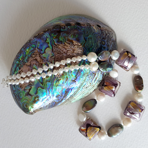 Plum Murano glass and pearl necklace Plum Murano glass and pearl necklace