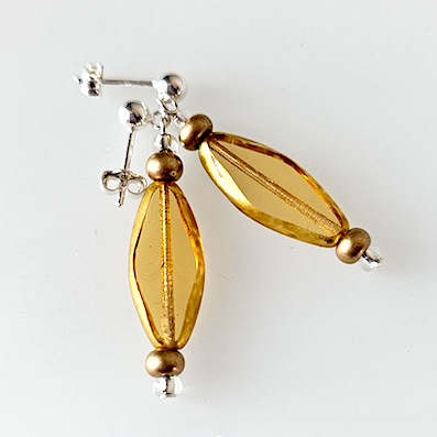 Golden rhombus post earrings