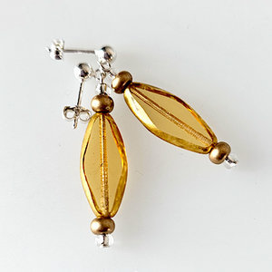Golden rhombus post earrings
