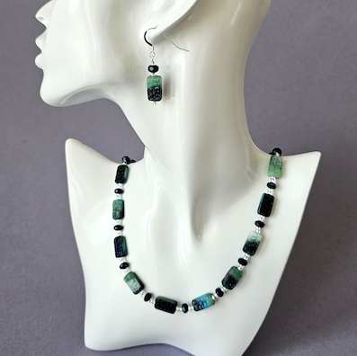 Midnight sea necklace