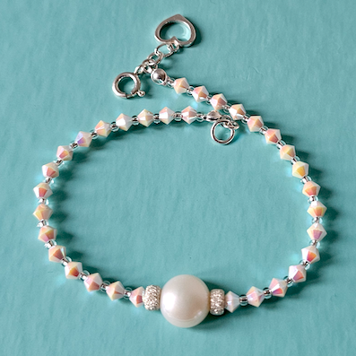 Cream European crystal bracelet with pearl.