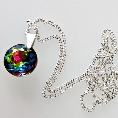 Vitrail medium crystal domed pendant