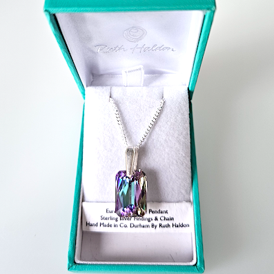 Vitail light rectangle crystal pendant
