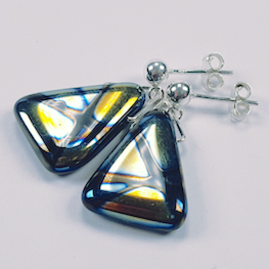 Black pyramid post earrings