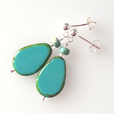 Teal pear shaped glass post earrings.